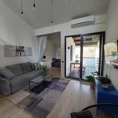 Daire Gallery Lux Loft 75 M2, 2 Baths, 2 Mins To Sea Poreč